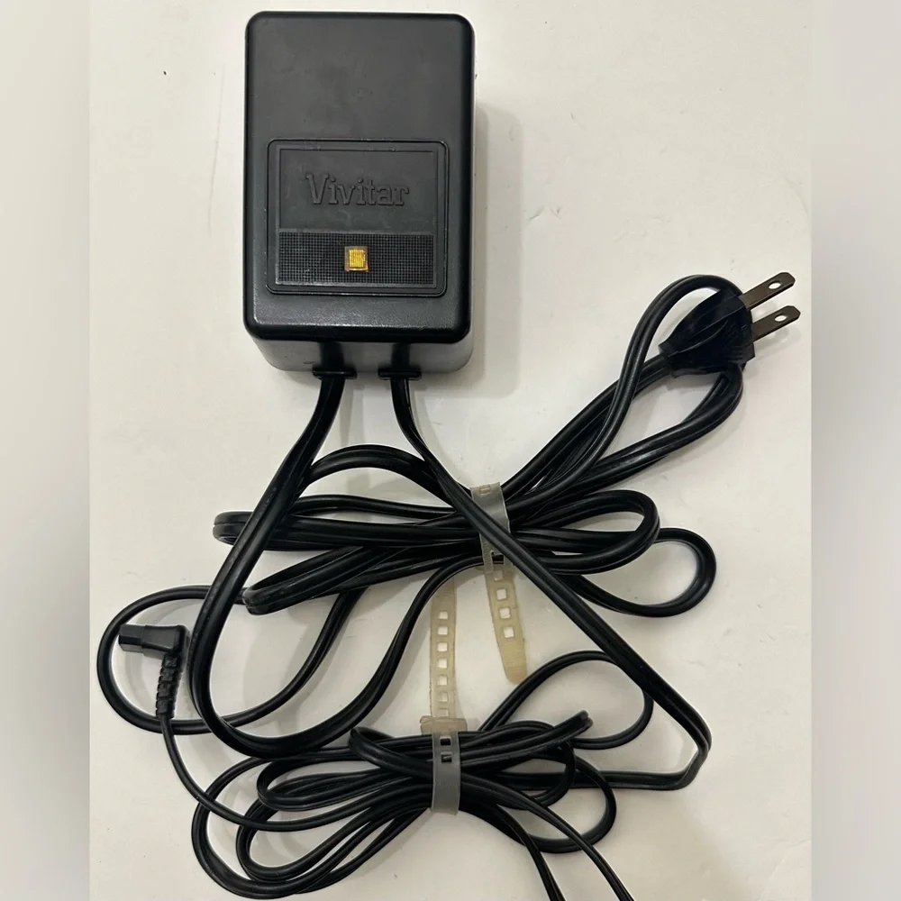 Vintage Vivitar Auto Thyristor 292 Electronic Camera Flash w/ MV-3 Charger Kit